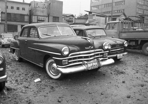 50-1a  (068-25)b 1950 Chrysler 4dr Sedan.jpg